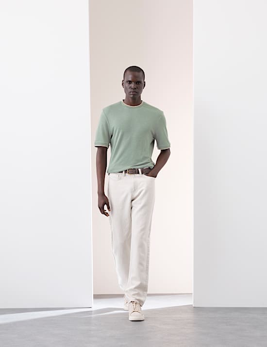 Tričko s v&yacute;střihem ke krku, ze směsi lnu