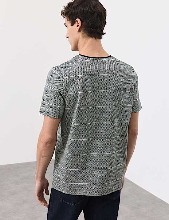 Teksturowana koszulka w paski ze 100% bawełny