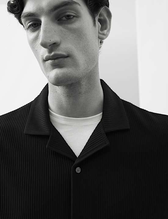 Regular Fit Textured Short Sleeve Shirt