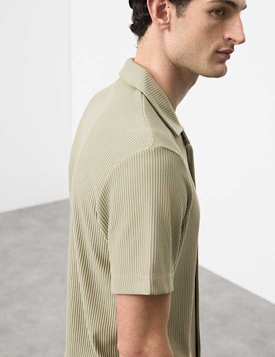 Regular Fit Textured Short Sleeve Shirt