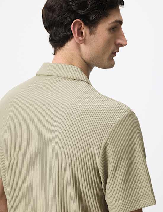 Regular Fit Textured Short Sleeve Shirt