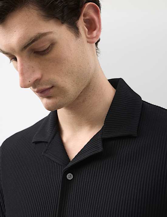 Regular Fit Textured Short Sleeve Shirt