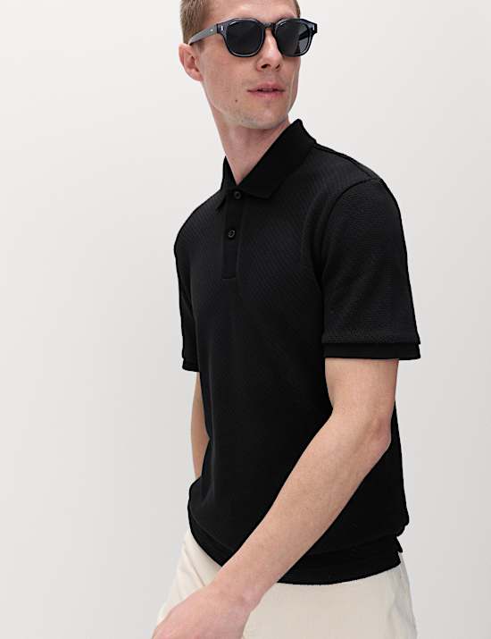 Teksturowana dzianinowa koszulka polo z mieszanki z przewagą bawełny