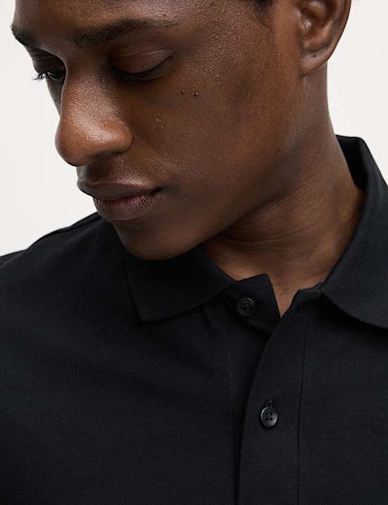 Katoenrijk piqué poloshirt met slanke pasvorm