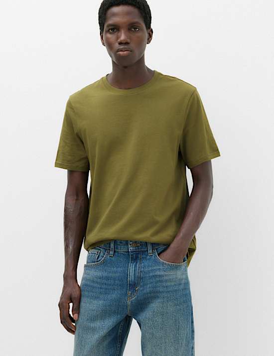 T-Shirt aus reiner Baumwolle in normaler Passform mit Rundhalsausschnitt