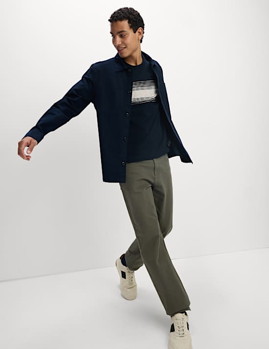 T-shirt με ρίγα στο στήθος και κλειστή στρογγυλή λαιμόκοψη από 100% βαμβάκι