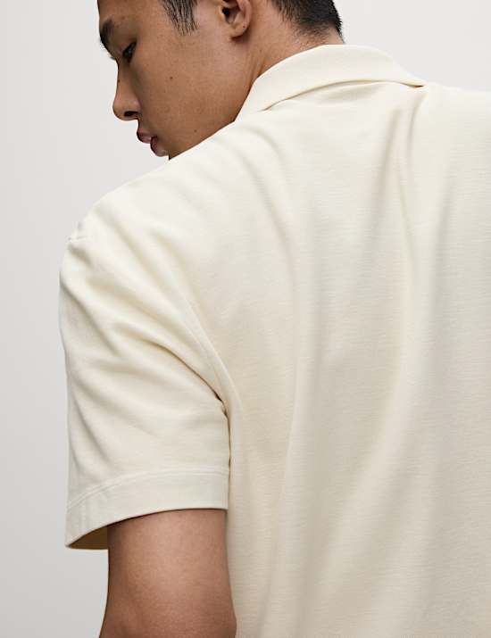 Polo coupe d&eacute;contract&eacute;e 100 % coton textur&eacute;