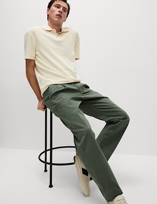 Polo 100 % coton teint en pi&egrave;ce coupe d&eacute;contract&eacute;e