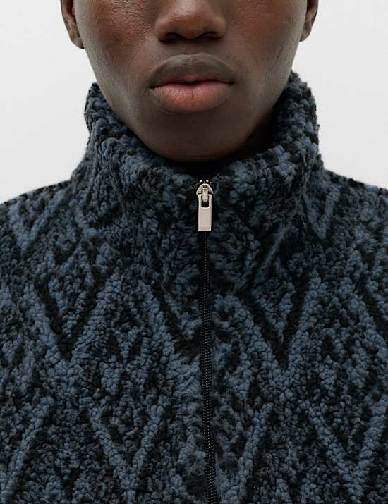 Fleece-Jacke mit Tunnelkragen und Norwegermuster