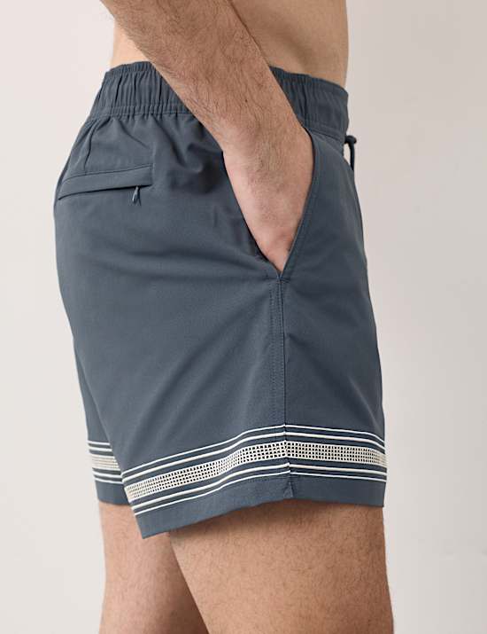 Szorty kąpielowe z haftowanym brzegiem