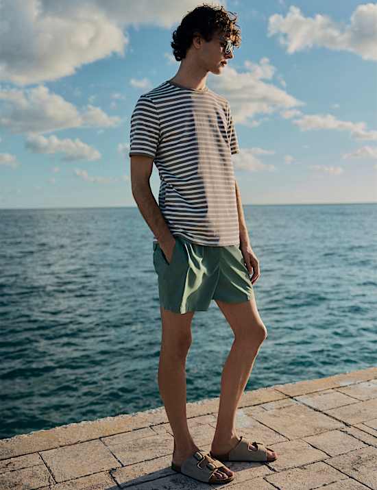 Μονόχρωμο μαγιό-σορτς που στεγνώνει γρήγορα