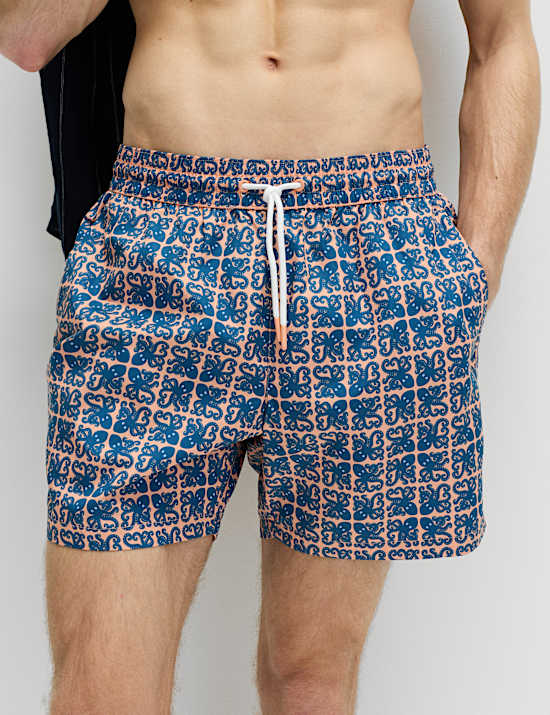 Ba&ntilde;ador con estampado geom&eacute;trico de secado r&aacute;pido