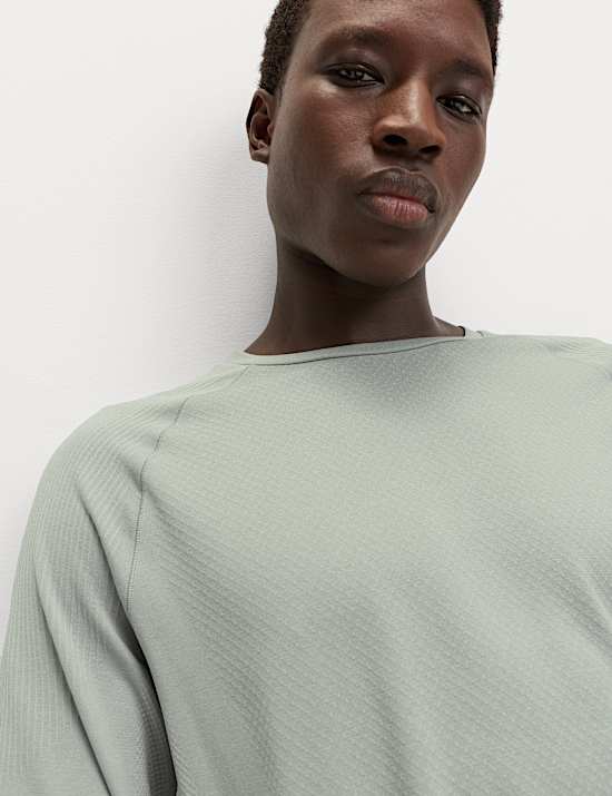 Nahtloses Langarmshirt