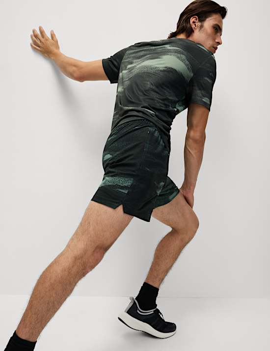 Short de sport avec imprimé