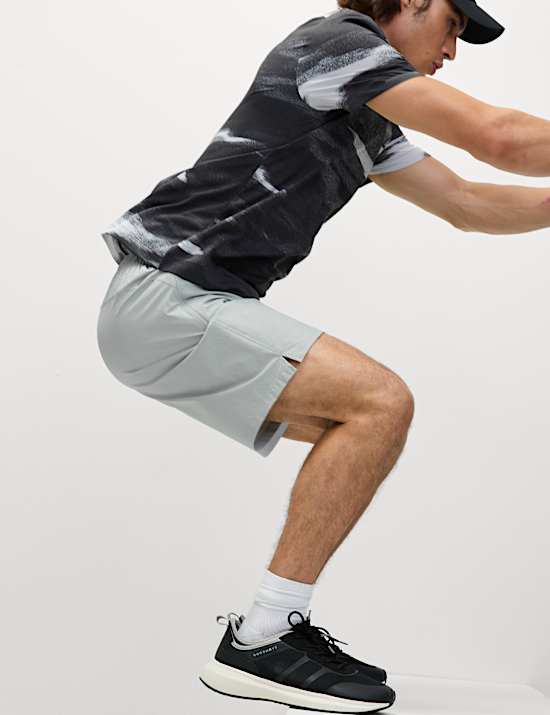 Short de sport extensible coupe standard 18 cm