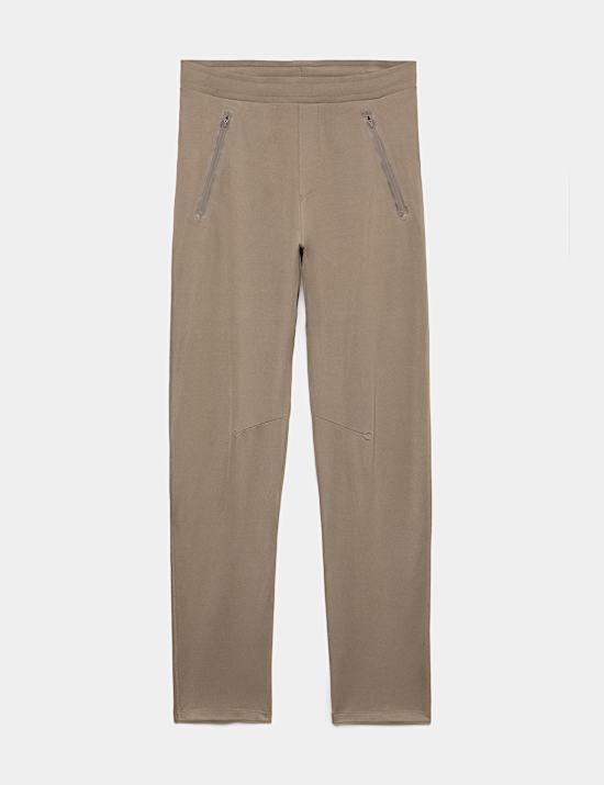 Celana Jogger Perforasi Balutan Elastis
