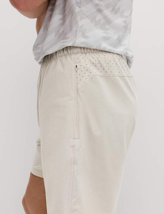 Regular Fit Sportshorts mit Stretchanteil, 18 cm