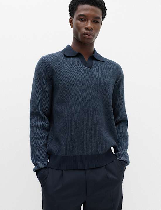 Pull tress&eacute; en maille l&eacute;g&egrave;re &agrave; encolure ouverte