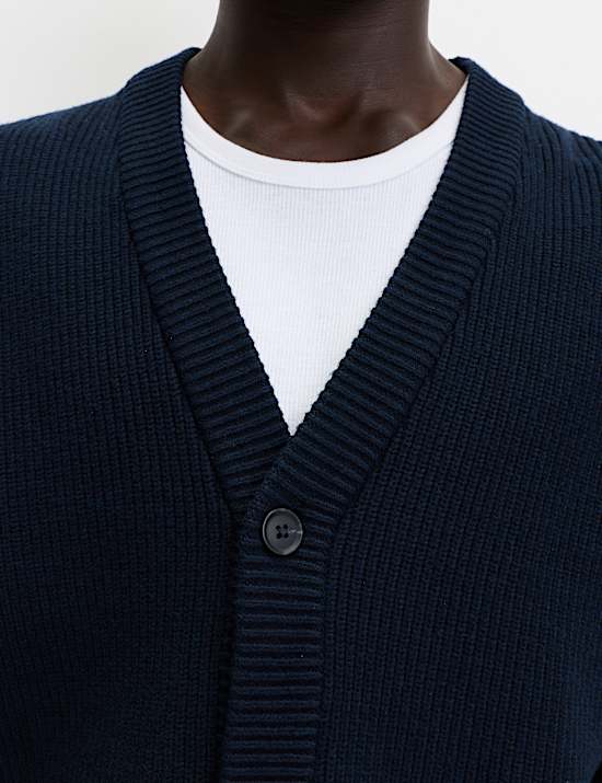 Cardigan en maille torsadée à col en V