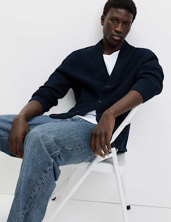 Cardigan en maille torsadée à col en V