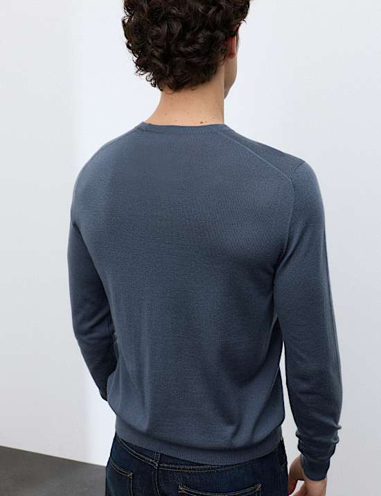 Pull 100 % laine m&eacute;rinos extra-fine &agrave; encolure ronde