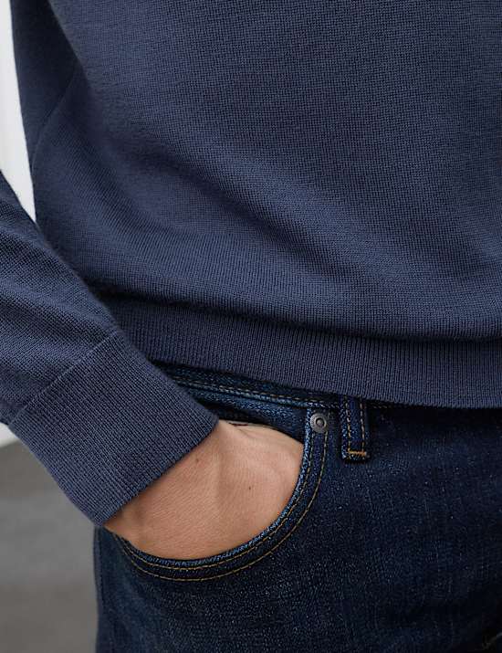 Pull 100 % laine m&eacute;rinos extra-fine &agrave; encolure ronde