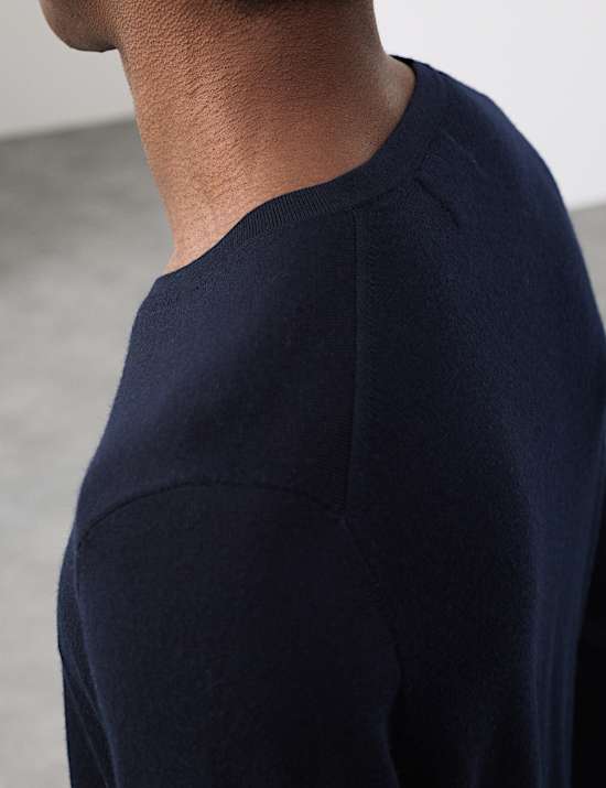 Πουλόβερ με λαιμόκοψη V από μαλλί Merino Extra Fine