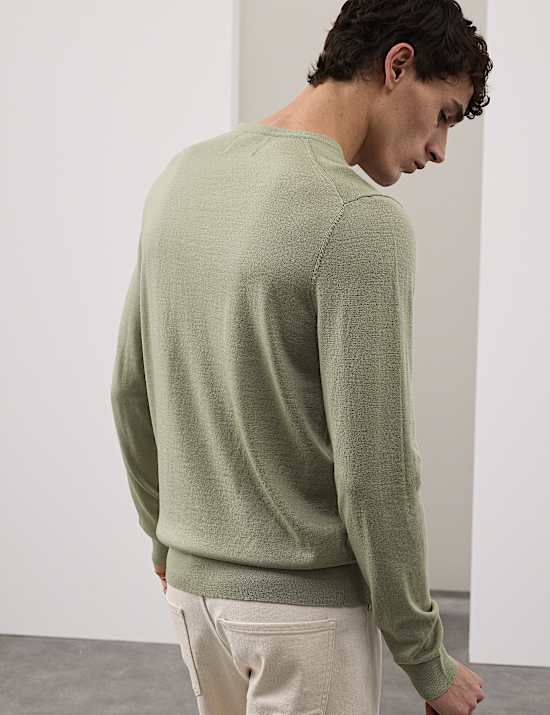 Pull pure laine m&eacute;rinos extra-fine &agrave; col en V