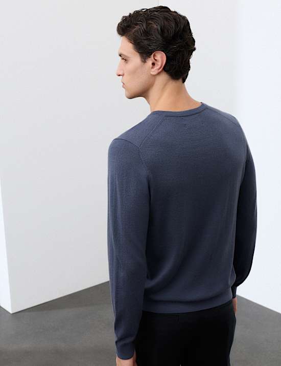 Pull pure laine m&eacute;rinos extra-fine &agrave; col en V