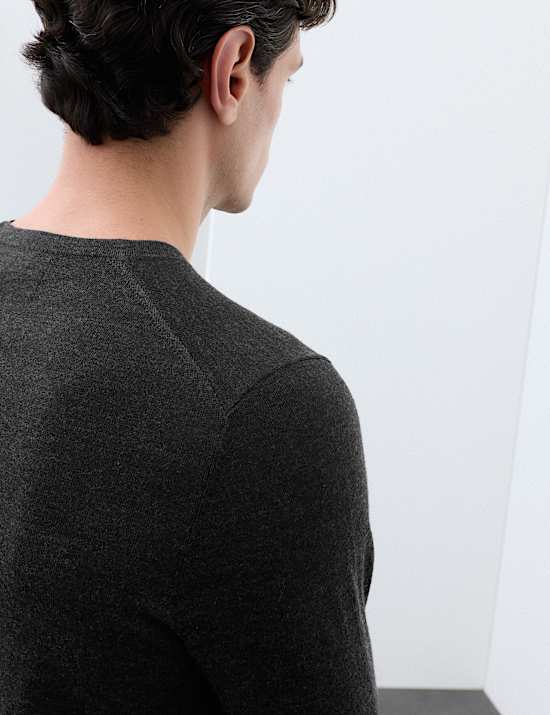 Pullover mit V-Ausschnitt aus extrafeiner Merinowolle
