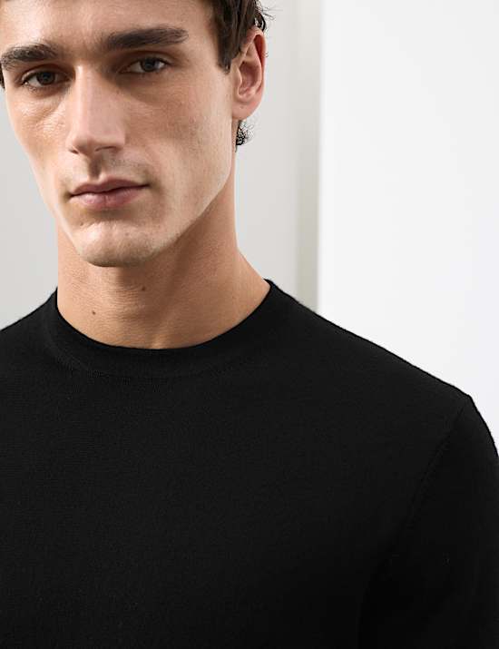 T-shirt van zuivere, extra fijne merinowol met ronde hals