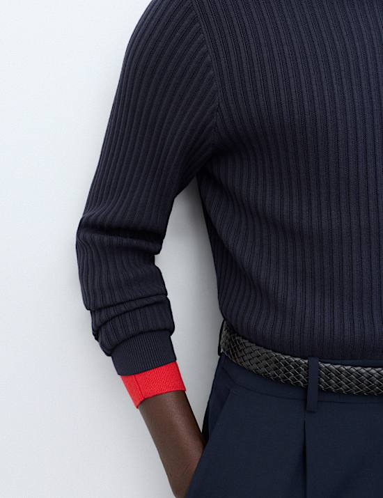 Gerippter Stehkragenpullover mit hohem Kragen