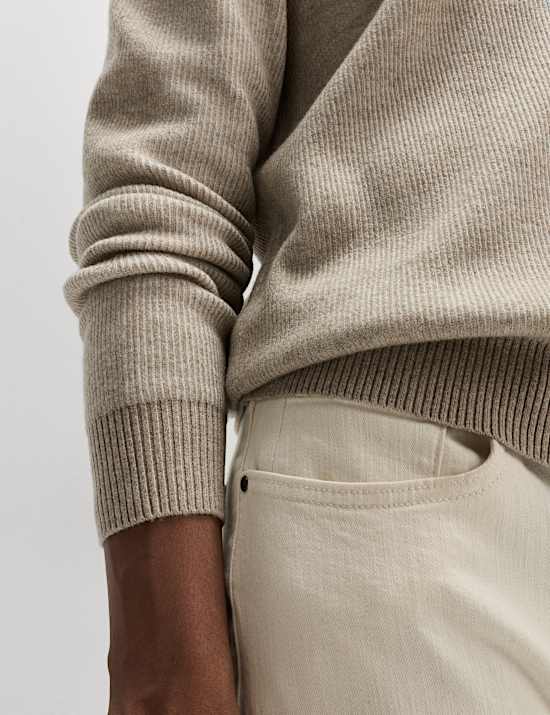 Geripptes Strick-Poloshirt aus Luftgarn mit offenem Kragen