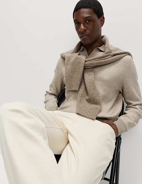 Geripptes Strick-Poloshirt aus Luftgarn mit offenem Kragen