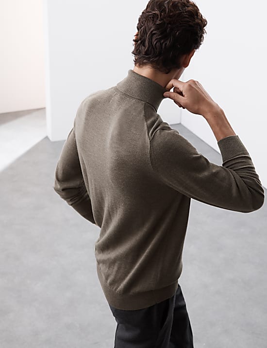 Πουλόβερ με γυριστό λαιμό από extra fine μαλλί Merino