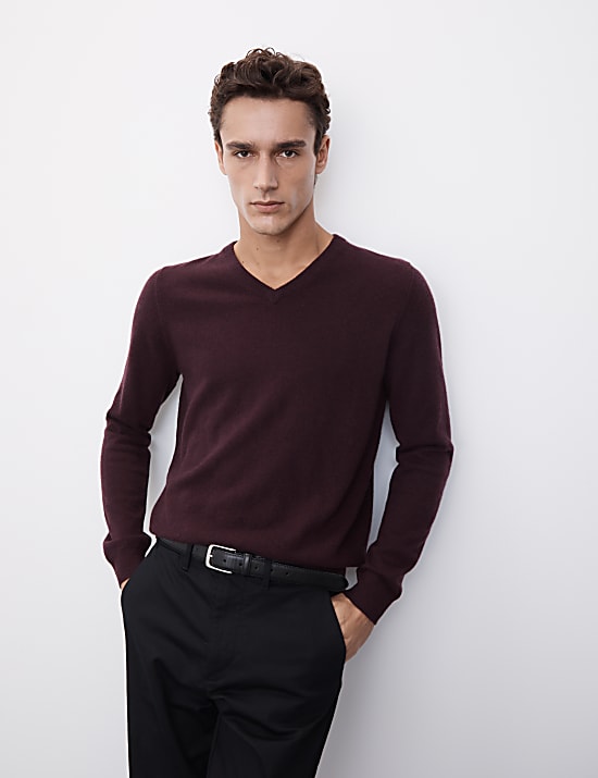 Su&eacute;ter 100 % cachemira con cuello en pico