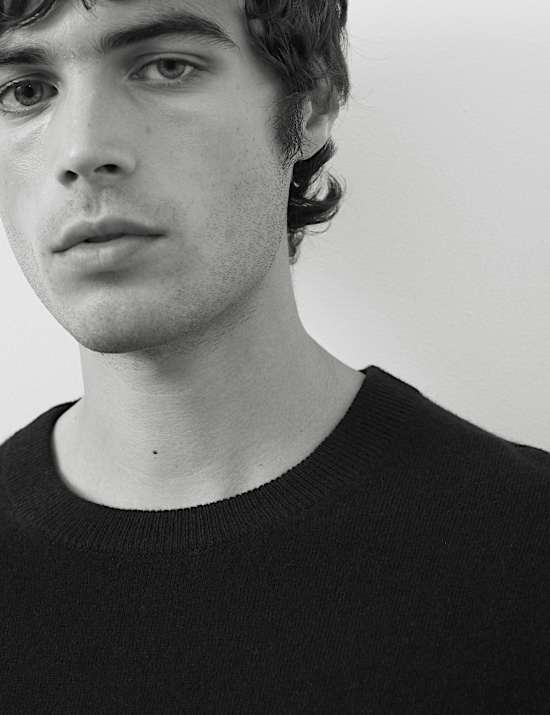 Svetr z čistého kašmíru s výstřihem ke krku