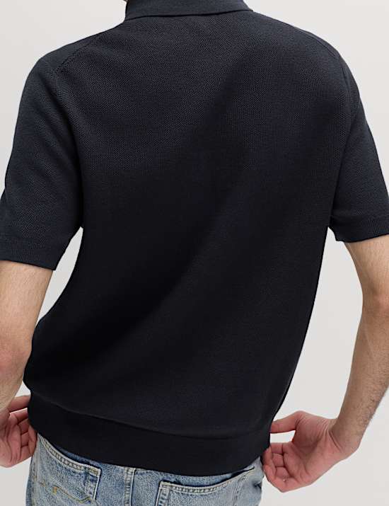 Polo en maille de coton &agrave; motif textur&eacute;