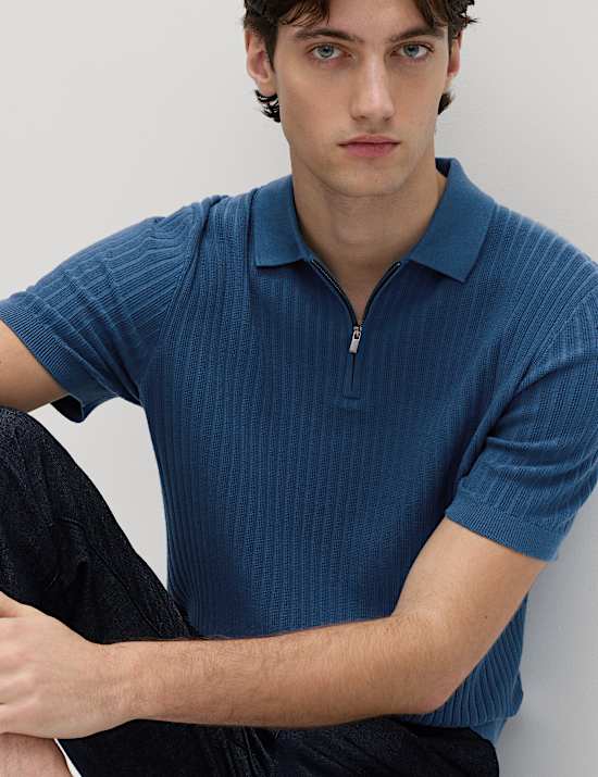 Polo en maille de coton c&ocirc;tel&eacute;e &agrave; encolure zipp&eacute;e