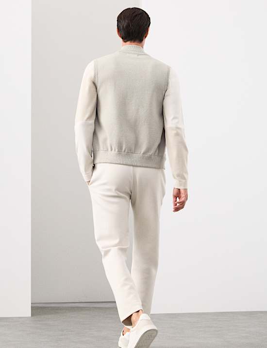 Hochwertige Strickweste aus zwei Stoffen