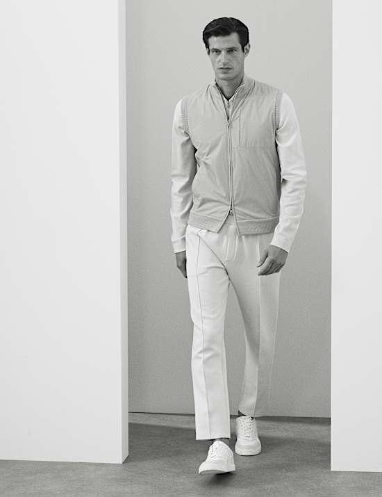 Hochwertige Strickweste aus zwei Stoffen