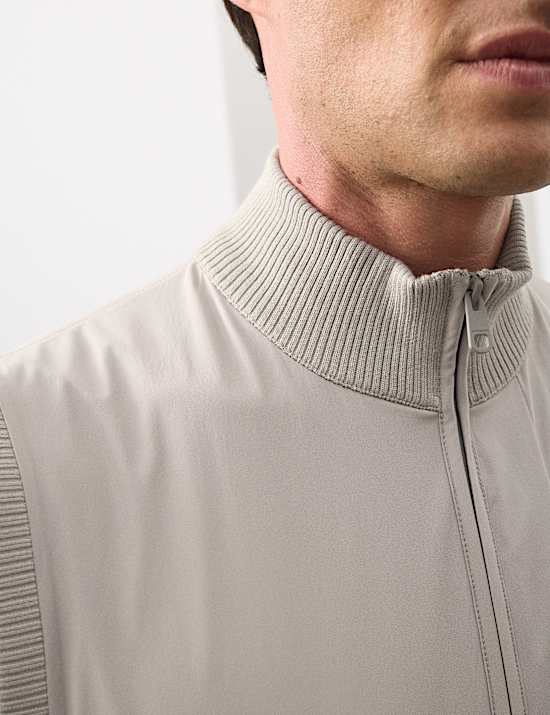 Hochwertige Strickweste aus zwei Stoffen