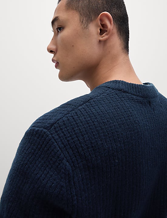 Πουλόβερ με κλειστή στρογγυλή λαιμόκοψη από εξαιρετικά απαλό μαλλί