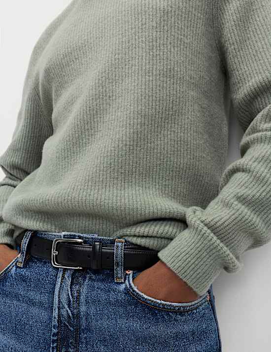 Superweicher, gerippter Rundhalspullover mit Wollanteil