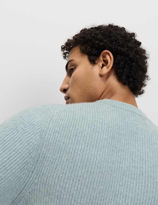 Suéter de lana supersuave acanalado con cuello redondo