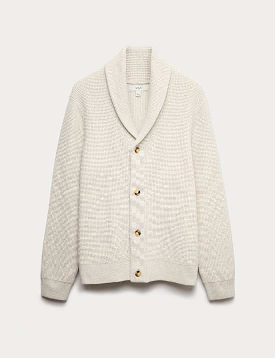 Trui gebreid van geblazen garen met sjaalkraag en wafelstructuur