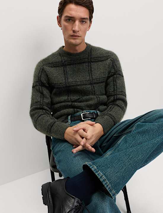 Pull à col rond et carreaux en maille vaporeuse