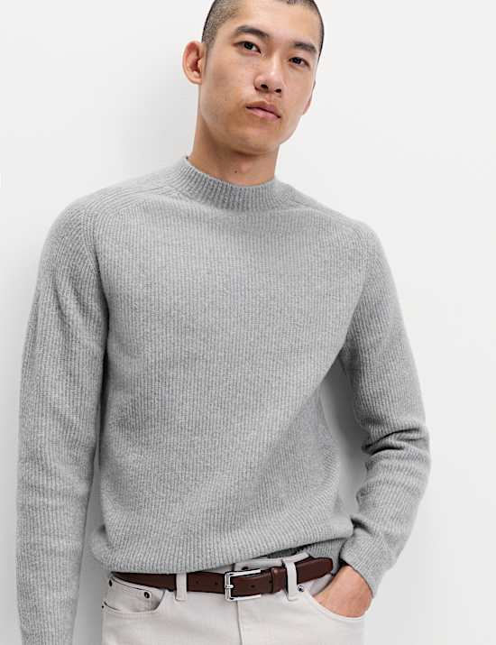 Pull ultra-doux à détail couture effet côtelé