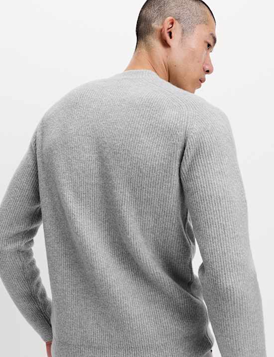 Pull ultra-doux à détail couture effet côtelé