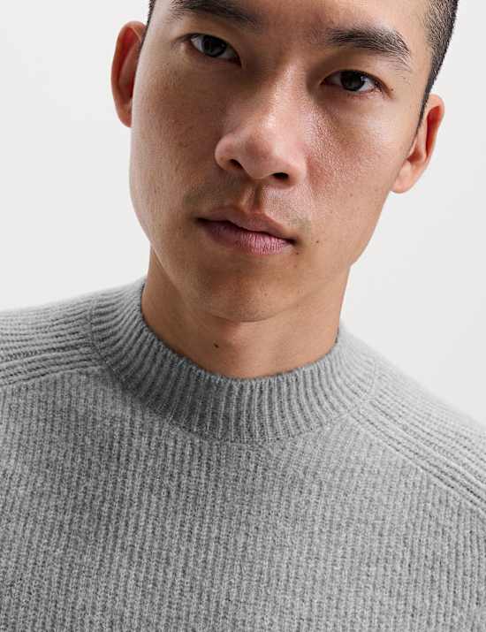 Pull ultra-doux à détail couture effet côtelé